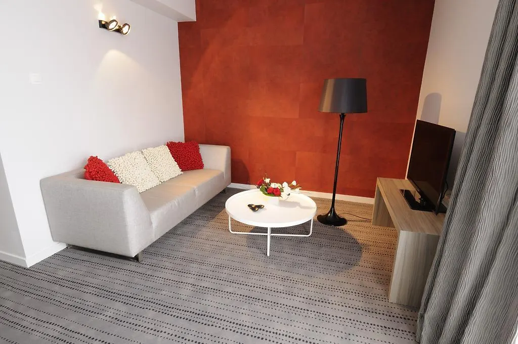 Best Western Plus Hotel & Spa De שאסיו 4*,  צרפת